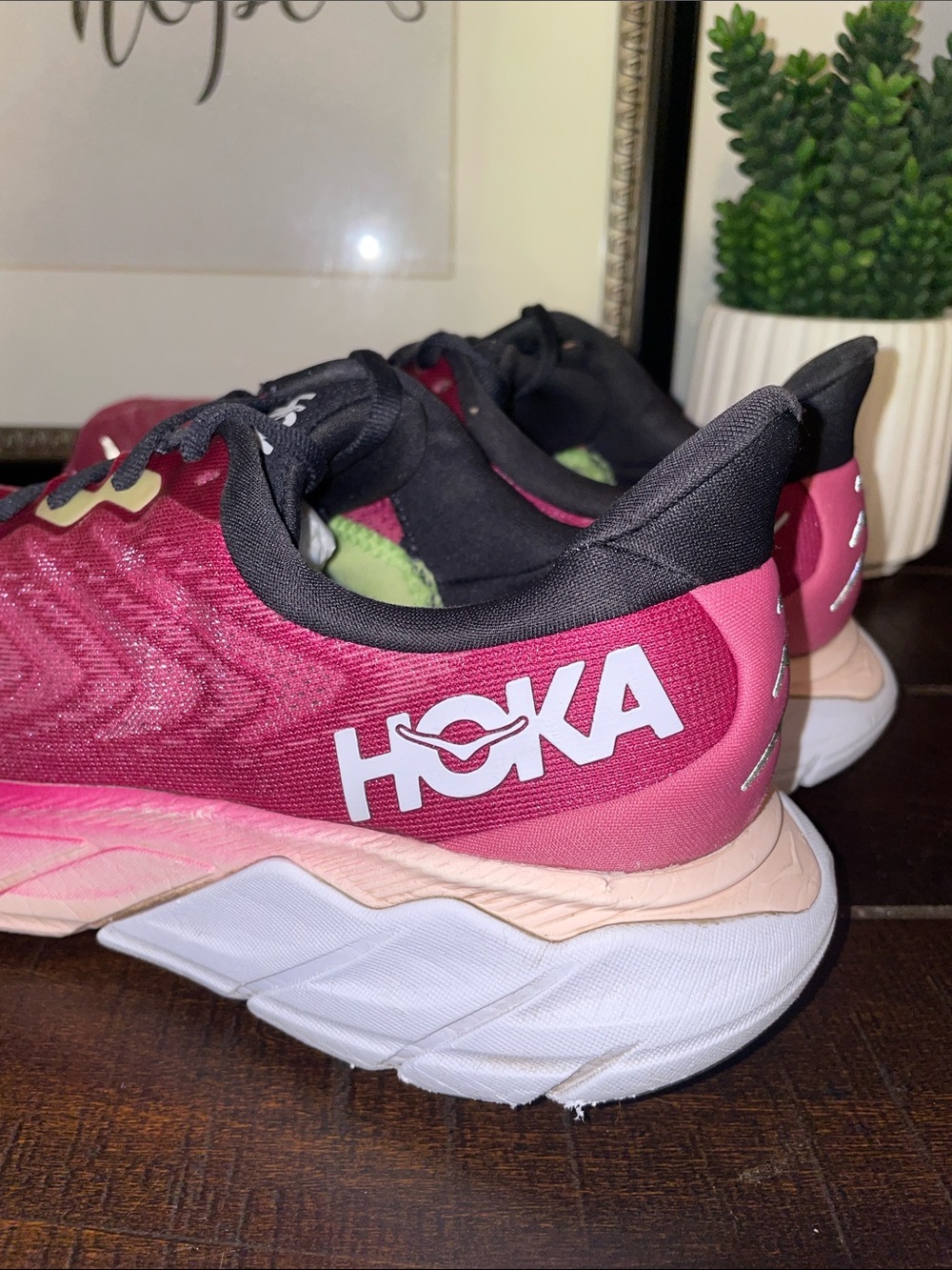 Hoka Arahi 6 Pink Athletic Running Shoes Sneakers Size 8B Festival Fuchsia - Picture 5 of 16